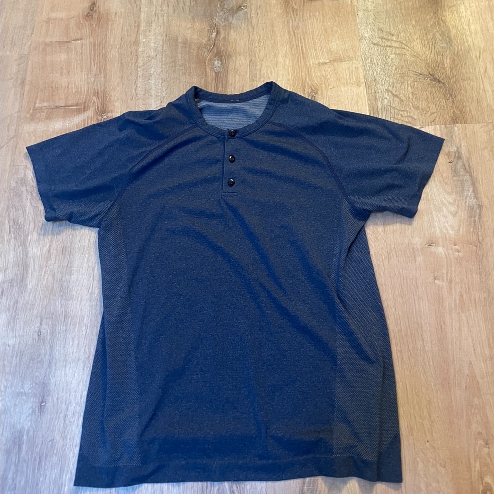 Lululemon v tech Henley tee